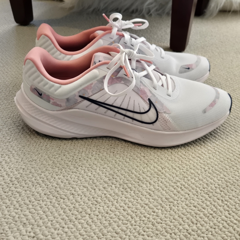 Nike Quest 05 Women's Watercolor Running Shoes